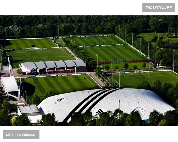 青训聚焦：多家欧洲顶级俱乐部学院将“识别与利用肋部空间”纳入核心课程