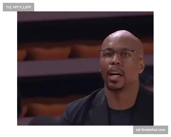 总决赛G2场边花絮：多位国字号教练现身考察球员状态